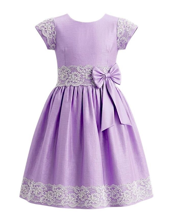 #VestidoDeGala #ModaInfantil #VestidoLila #TulBordado #EncajeElegante #VestidoConLazo #EventosInfantiles #RopaFormalNiñas #EstiloSofisticado #CreacionesFlérida