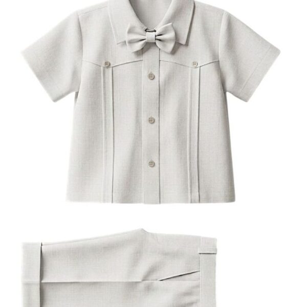 #ConjuntoInfantil #ModaNiños #EstiloElegante #OutfitFormal #ModaClásica #EventosEspeciales #RopaInfantil #TrajeDeGala #ModaAtemporal #CreacionesFlérida