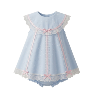 #RopaDeBebe #ModaInfantil #BaticaDeBebe #VestidoDeBebe #RopaClasicaBebe #ModaBebe #BabyFashion #EstiloInfantil #RopaDeNiña #LookDeBebe #creacionesflerida